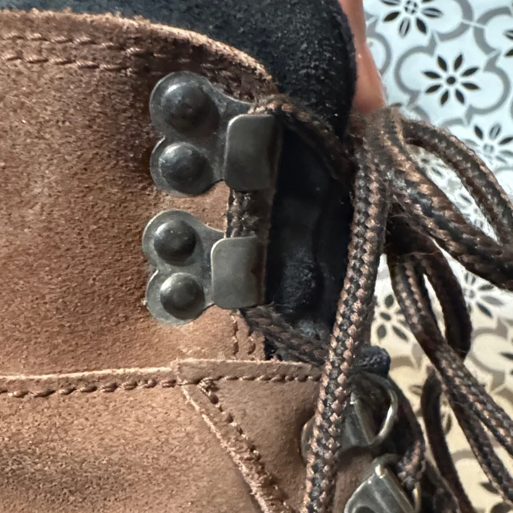 Rugged Exposure men’s Brown suede Black rubber bottom snow work Boots sz 11